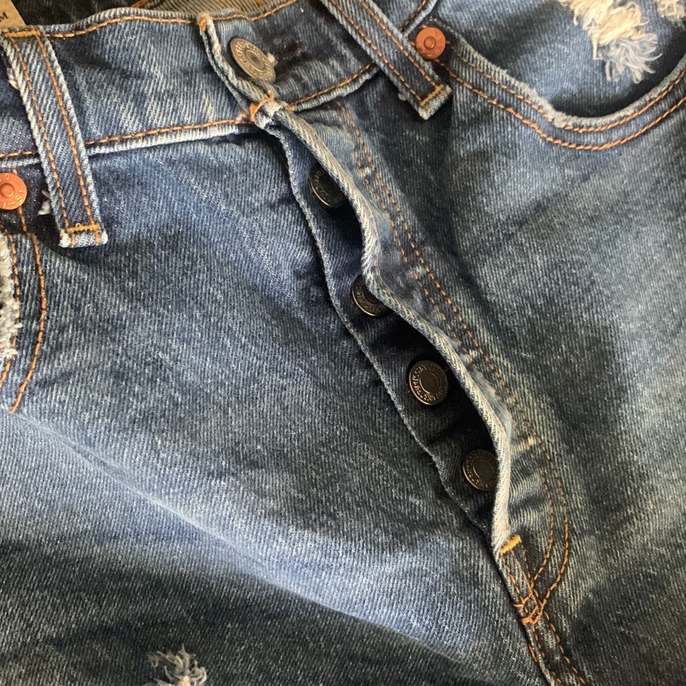 Levi distressed rib cage denim shorts - Picture 6 of 8